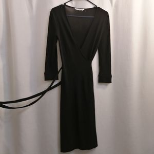 Black Diane Von Furstenberg classic wrap sz 6